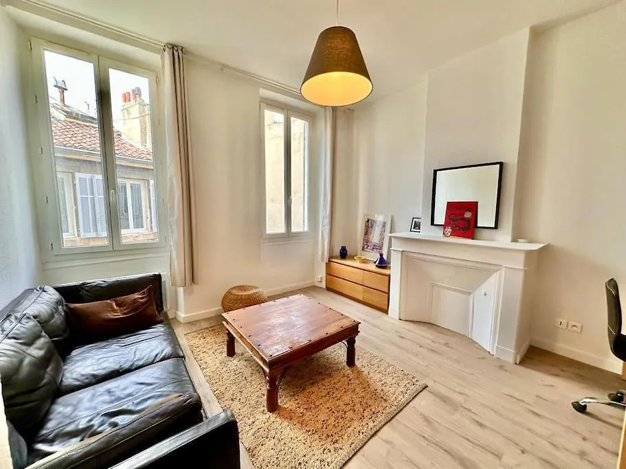 Joli T2 Avec Cachet La Plaine Cours Julien Apartman Marseille